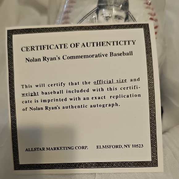 Nolan Ryan - Collectible Baseball - Picture 2 of 5